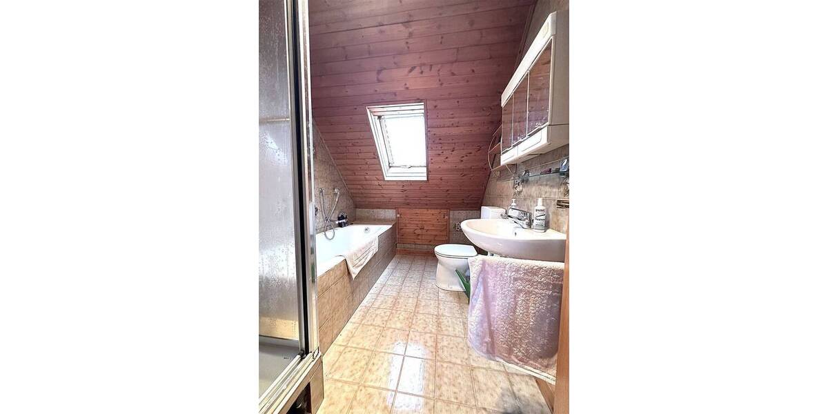 Einfamilienhaus Oberdachstetten - 8 Zimmer, 173 m&sup2;, 1.200&euro; | Angebot:26657158