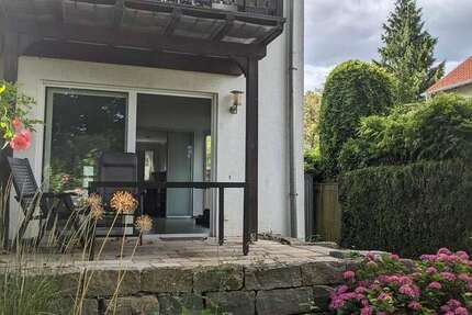 Haus zum Mieten in Frankfurt am Main OT Nieder-Erlenbach 2.200 € 145 m²