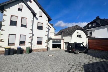 Haus Dernau - 9 Zimmer, 180 m&sup2;, 2.500&euro; | Angebot:26583309