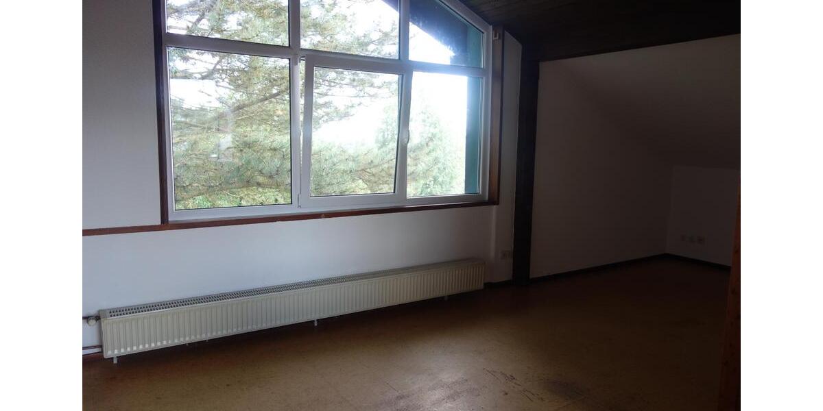 Dachgeschoßwohnung Bad Zwesten - 4 Zimmer, 75 m&sup2;, 500&euro; | Angebot:26676028