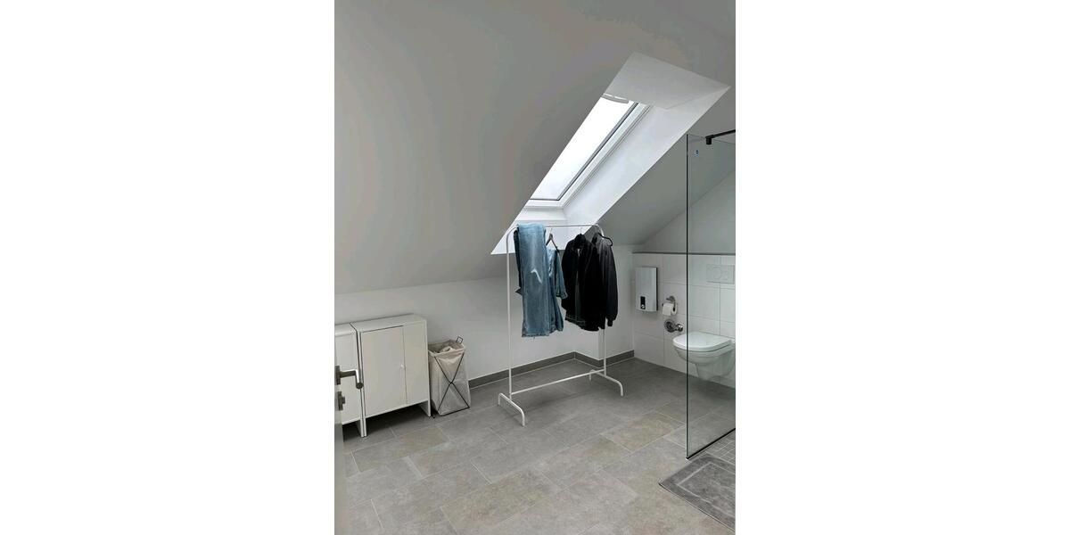 Dachgeschoßwohnung Lippstadt - 4 Zimmer, 130 m&sup2;, 1.100&euro; | Angebot:25151049