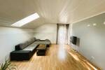 GEMÜTLICHE 2 12 Zimmer DG-Wohnung mit großem BALKON und GARAGE!