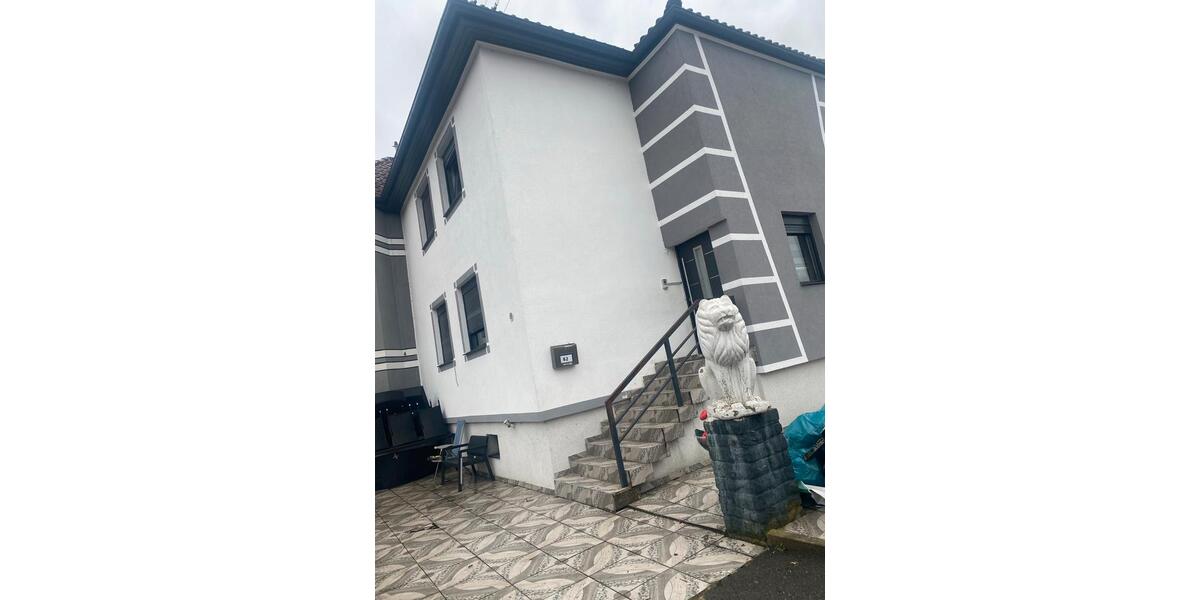 Einfamilienhaus Nürtingen - 6 Zimmer, 250 m&sup2;, 2.500&euro; | Angebot:25047803