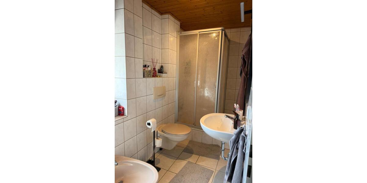 Etagenwohnung Oerlinghausen - 2 Zimmer, 80 m&sup2;, 900&euro; | Angebot:26603570