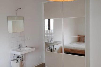 Gästezimmer mit Wlan, Gästeküche, EtagenDuscheWC, WaschmaschineTrockner zimmer