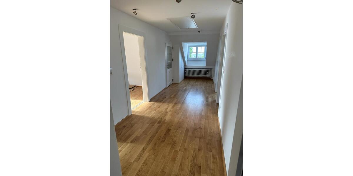 Dachgeschoßwohnung Baden-Baden Baden - 4 Zimmer, 84 m&sup2;, 1.400&euro; | Angebot:25053751