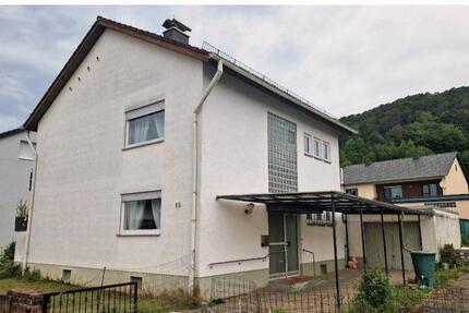 Haus Dahn - 8 Zimmer, 150 m&sup2;, 1.250&euro; | Angebot:26507246