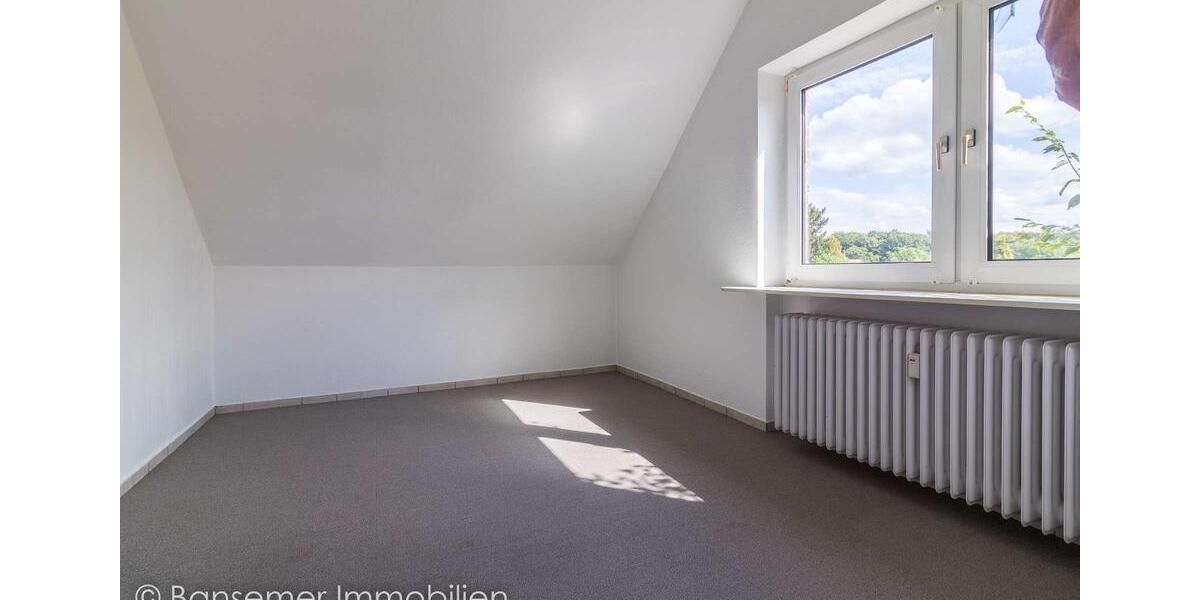 Dachgeschoßwohnung Dollern - 4 Zimmer, 98 m&sup2;, 735&euro; | Angebot:23049589