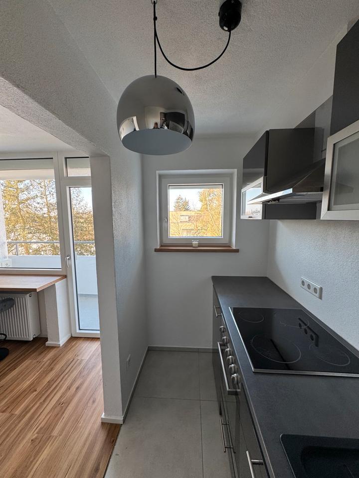Luxuriöse Sanierte Mobilierte ca 40qm Wohnung 5 min bis Zentrum