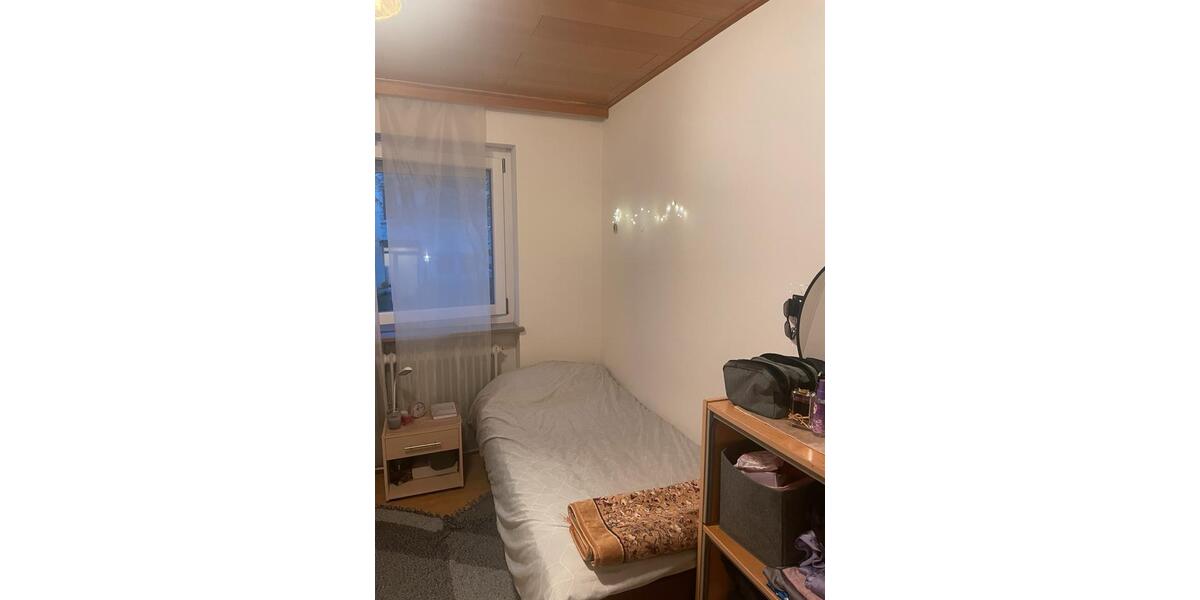Untermiete Zimmer in WG Neben Uni lii 15.12.2025 bis 18.01.2026 13 zimmer