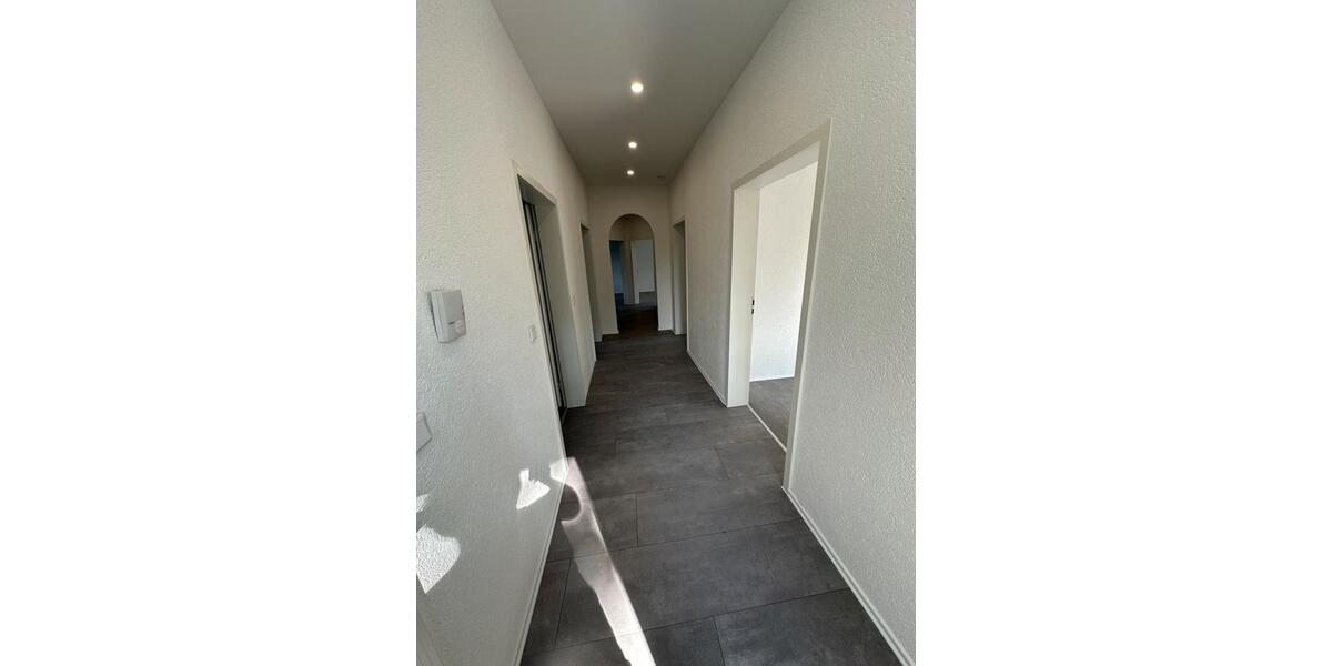 4ZKB Wohnung 140m2 Kernsaniert zu vermieten 4 zimmer