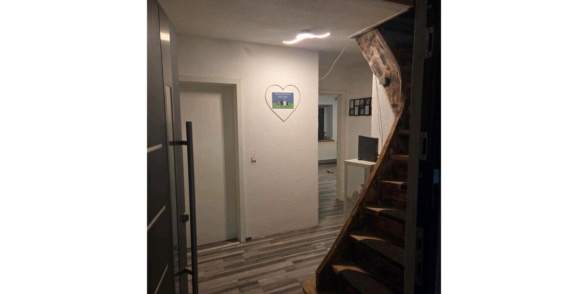 Einfamilienhaus mit Stellplatz und Garten 5 zimmer