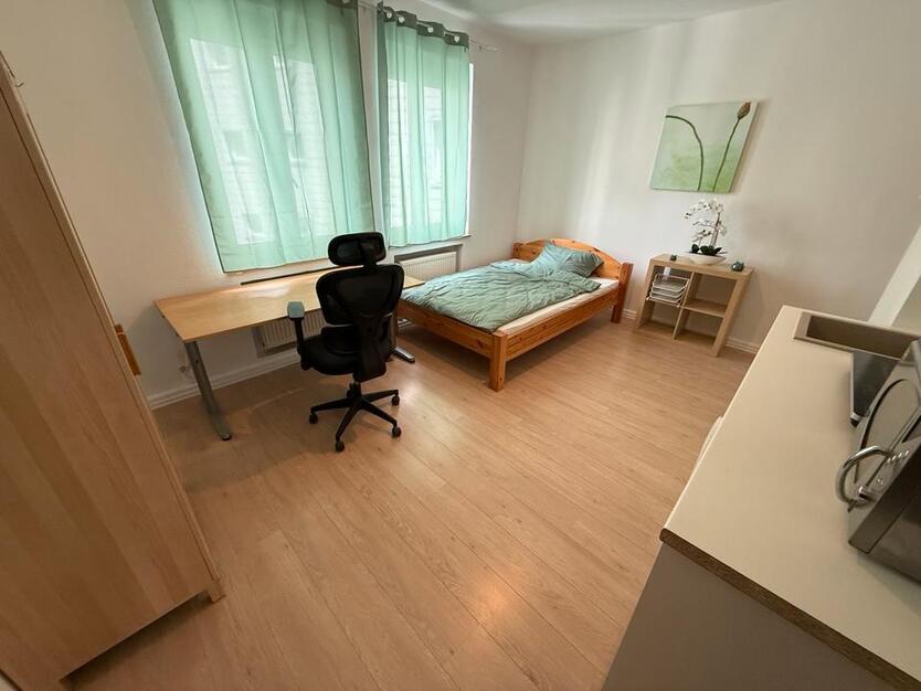 Voll Möbliertes Wg Zimmer mit eigener Küche & Bad