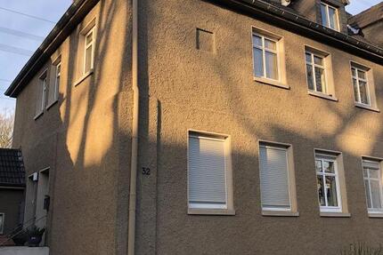 Ruhig gelegene Dachgeschosswohnung - komplett saniert und renoviert 2 zimmer