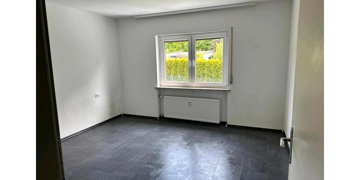 Etagenwohnung Korbach - 3 Zimmer, 68 m&sup2;, 900&euro; | Angebot:26688919