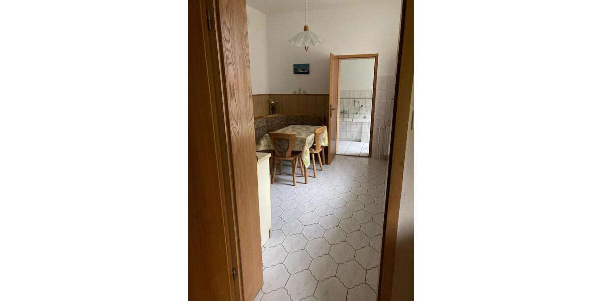 Etagenwohnung Milower Land - 10 Zimmer, 300 m&sup2;, 700&euro; | Angebot:26214529