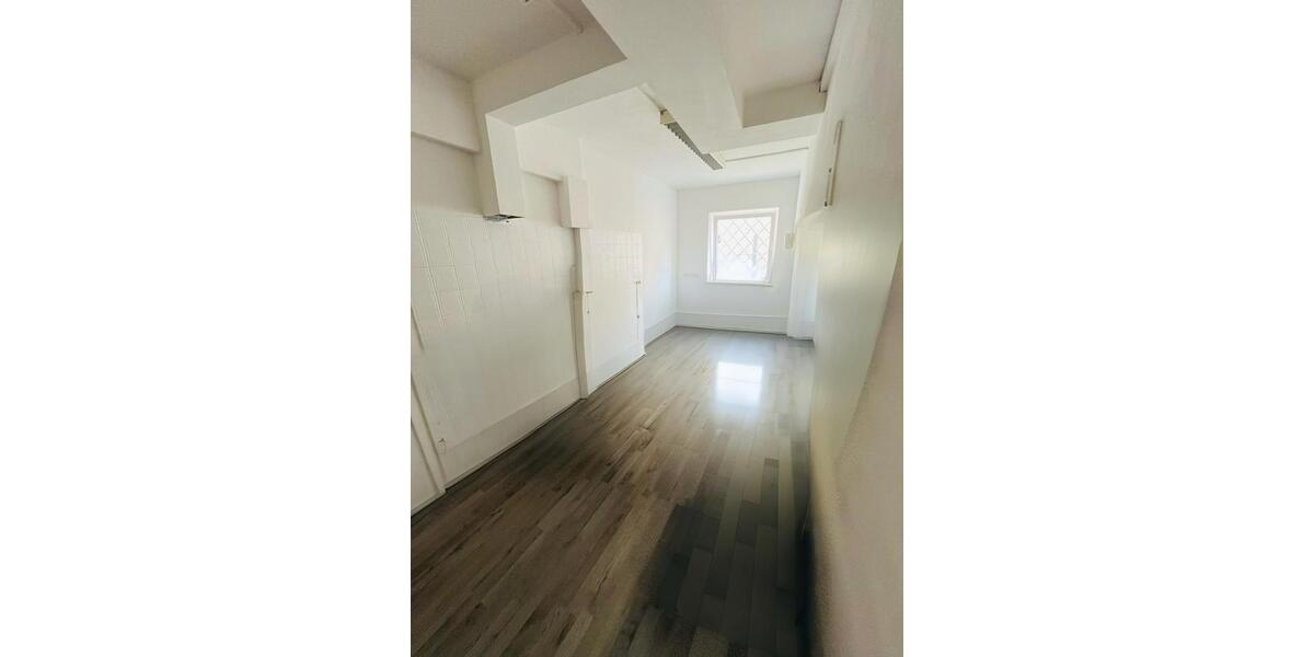 IMMO LOVE Mering- KosmetikLaserWimpernNägelMassage Raum mit ca 35qm im Friseursalon! zimmer