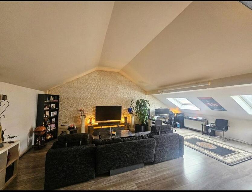 Schöne 2 Zimmer Wohnung ca. 80 qm nahe Mercedes Rheinmetall Atlas