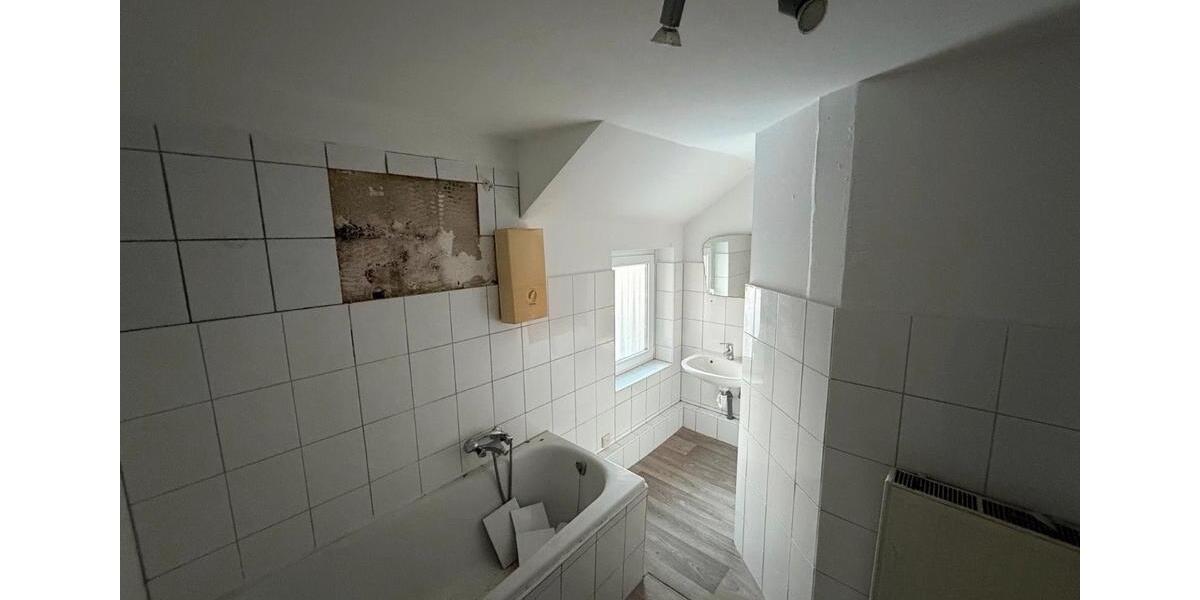 Dachgeschoßwohnung Bückeburg - 5 Zimmer, 130 m&sup2;, 790&euro; | Angebot:26220573