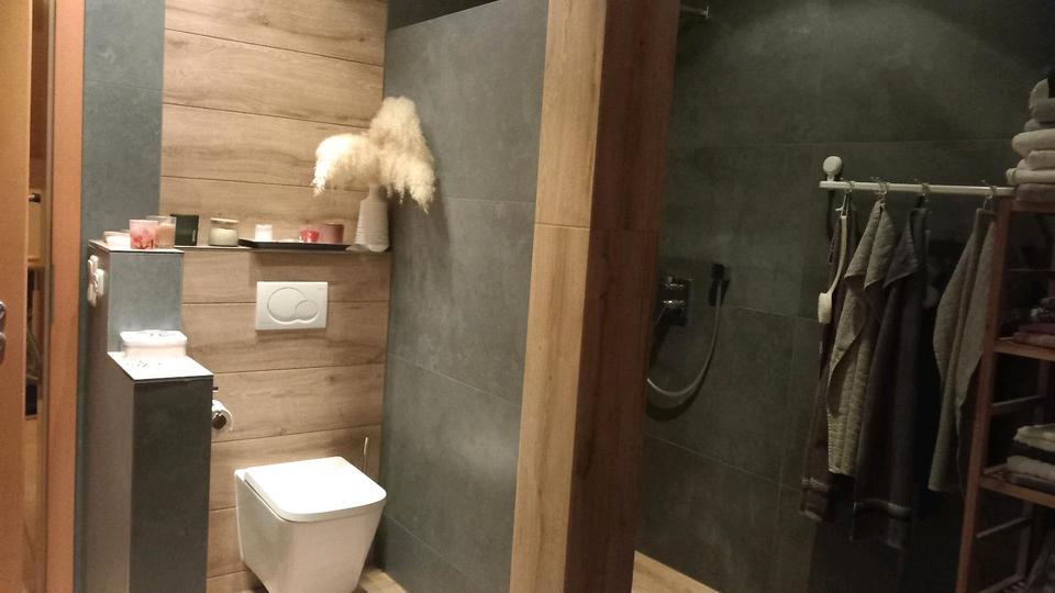 Einfamilienhaus Ortenburg - 10 Zimmer, 196 m&sup2;, 1.500&euro; | Angebot:25654867