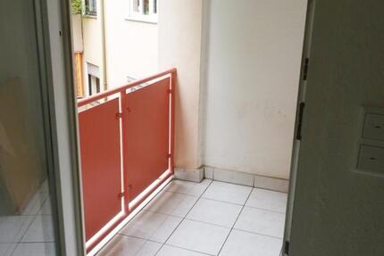 Schönes Zimmer unmöbliert in 2er Wohngemeinschaft zimmer