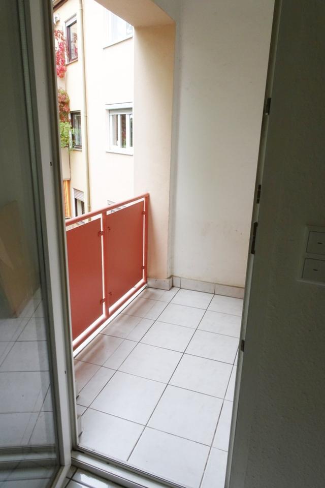 Schönes Zimmer unmöbliert in 2er Wohngemeinschaft zimmer