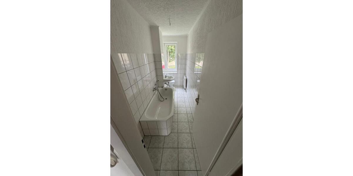 4-Raum Wohnung mit Einbauküche – ab sofort verfügbar 4 zimmer