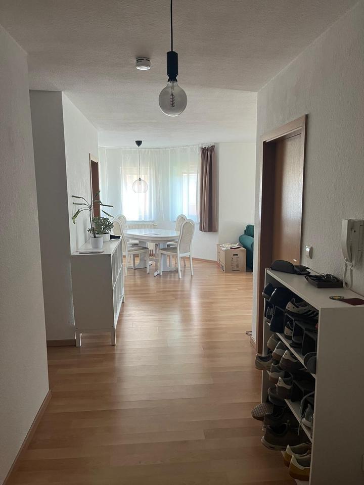 Vermiete 3 12 Zimmer-Wohnung