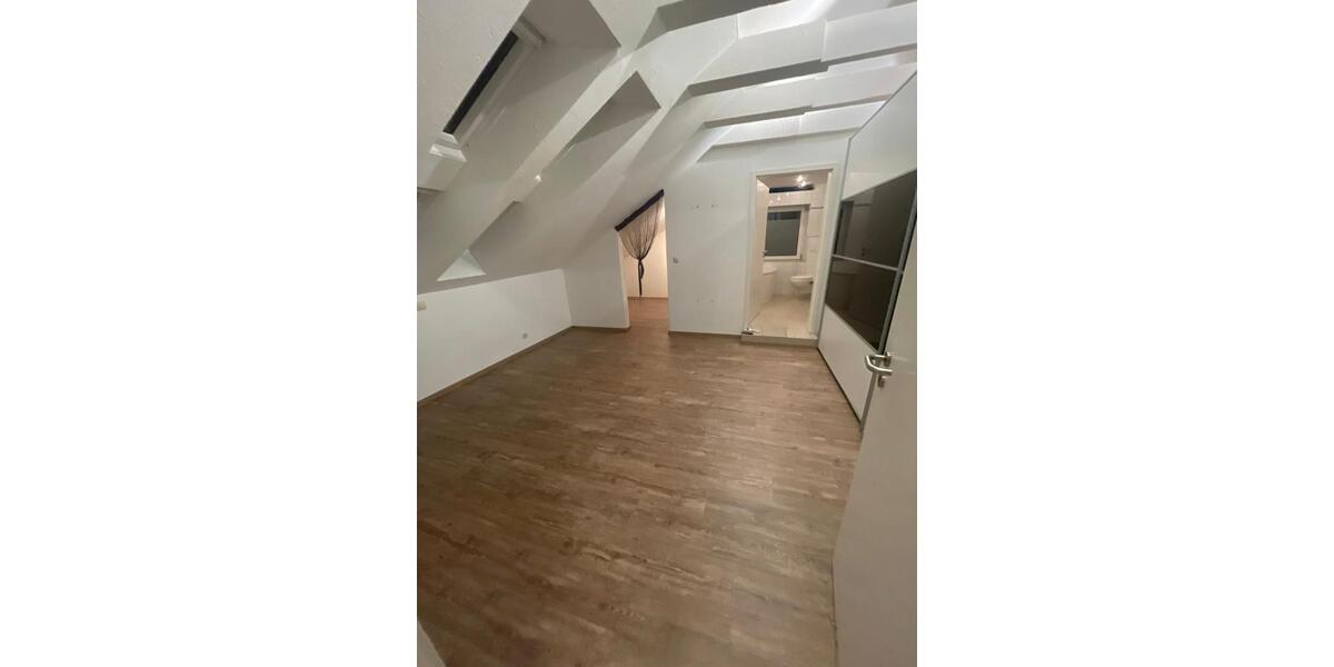 Dachgeschoßwohnung Ibbenbüren - 3 Zimmer, 104 m&sup2;, 1.050&euro; | Angebot:26573017