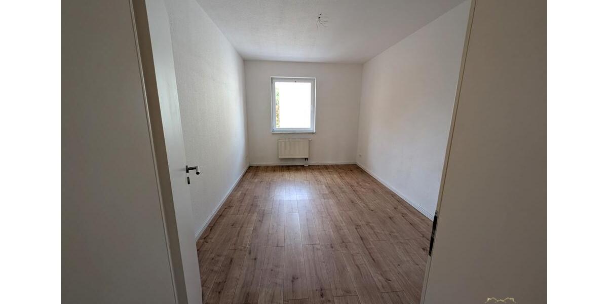 Etagenwohnung Bitterfeld-Wolfen Bitterfeld - 4 Zimmer, 92 m&sup2;, 650&euro; | Angebot:26442517