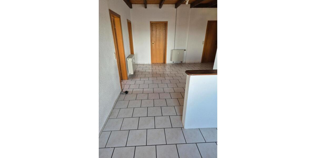 Etagenwohnung Wallhausen - 3 Zimmer, 105 m&sup2;, 770&euro; | Angebot:26483141