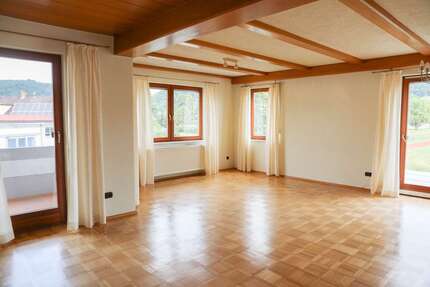 Wohnung Lohr - 3 Zimmer, 131 m&sup2;, 1.000&euro; | Angebot:27131193