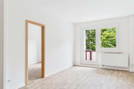 Wohnung Chemnitz Sonnenberg - 3 Zimmer, 54 m&sup2;, 300&euro; | Angebot:27072683