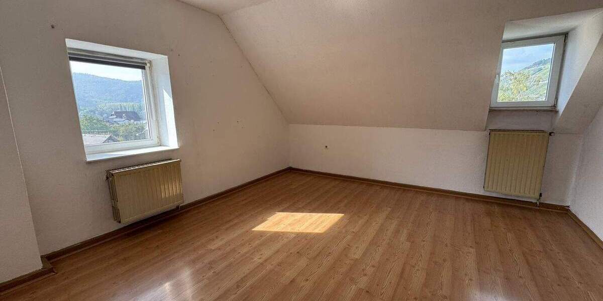 Gemütliche 3 Zimmer Dachgeschosswohnung in verkehrsgünstiger Lage von Leutesdorf 3 zimmer