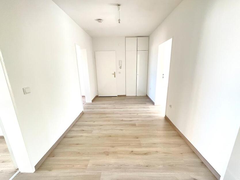 Renovierte 3 Zimmerwohnung mit Balkon