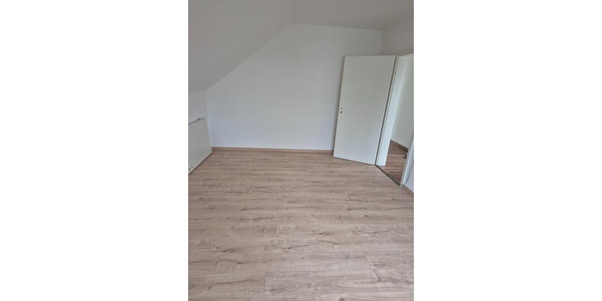 Dachgeschoßwohnung Wiesbaden Mainz-Kostheim - 3 Zimmer, 87 m&sup2;, 1.269&euro; | Angebot:25431440