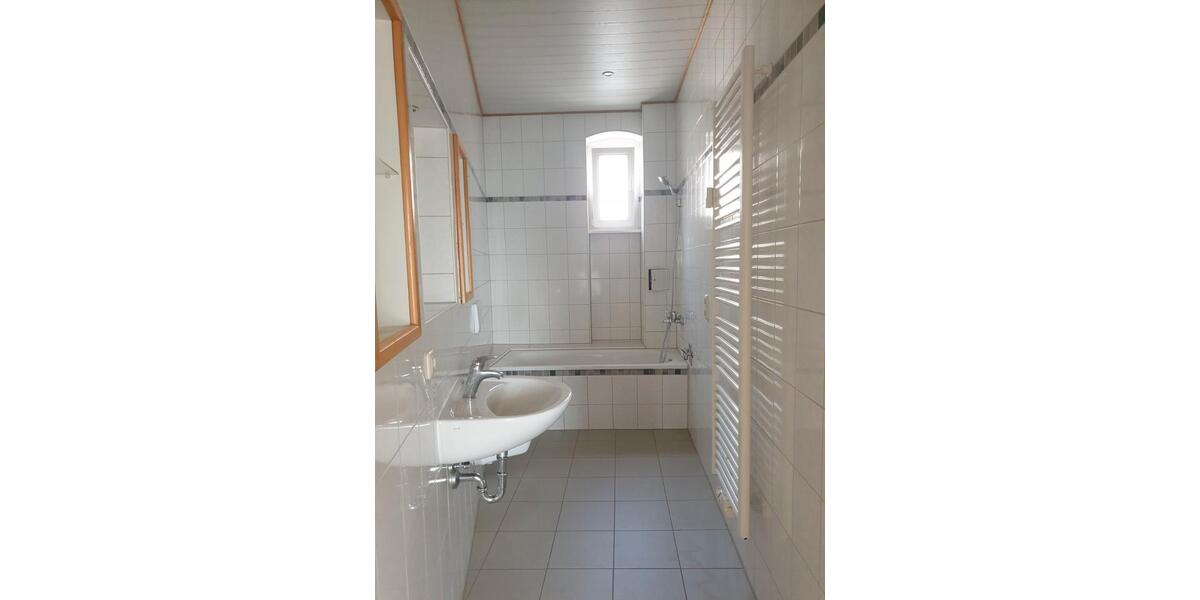 Etagenwohnung Wilsdruff - 3 Zimmer, 80 m&sup2;, 550&euro; | Angebot:26581224