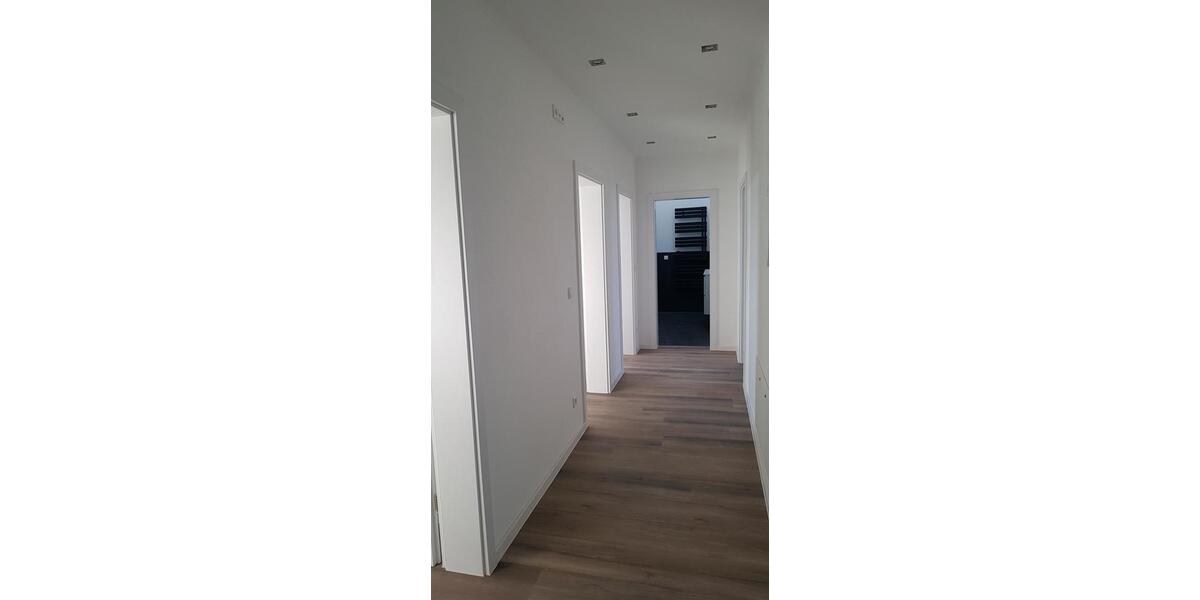 Dachgeschoßwohnung Hof Altstadt - 4 Zimmer, 100 m&sup2;, 1.250&euro; | Angebot:26470993