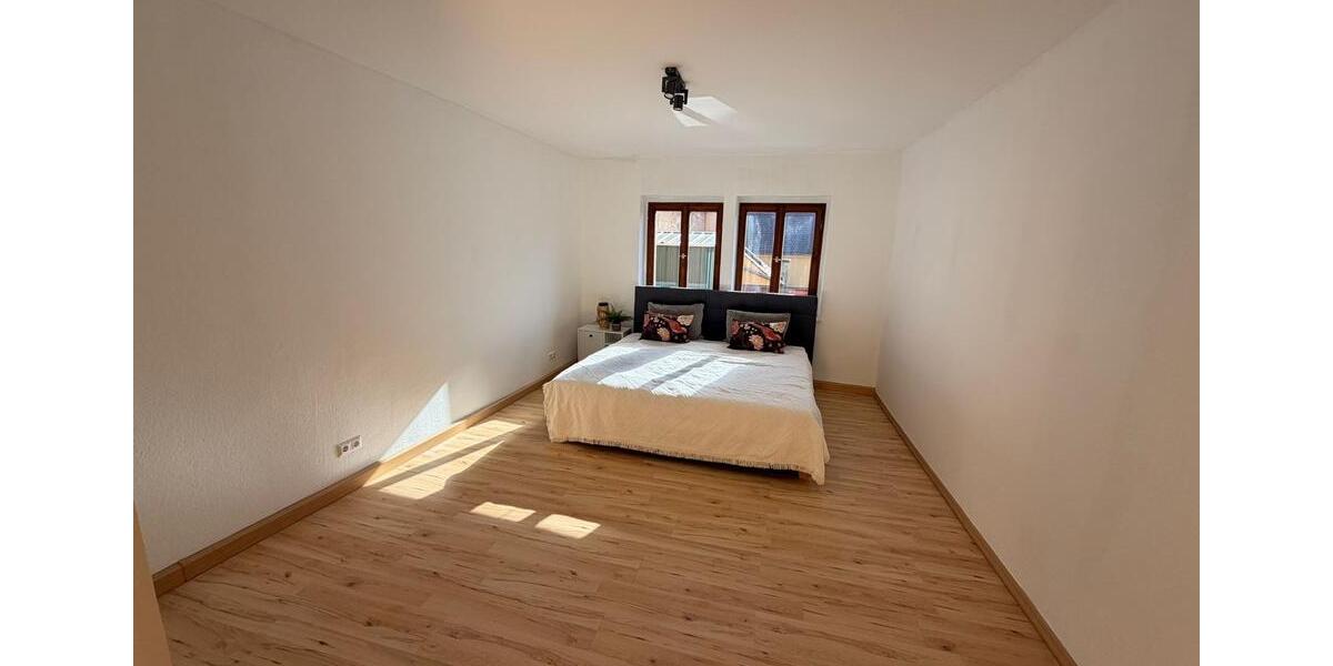 Etagenwohnung Rothenburg ob der Tauber - 2 Zimmer, 92 m&sup2;, 736&euro; | Angebot:25648936