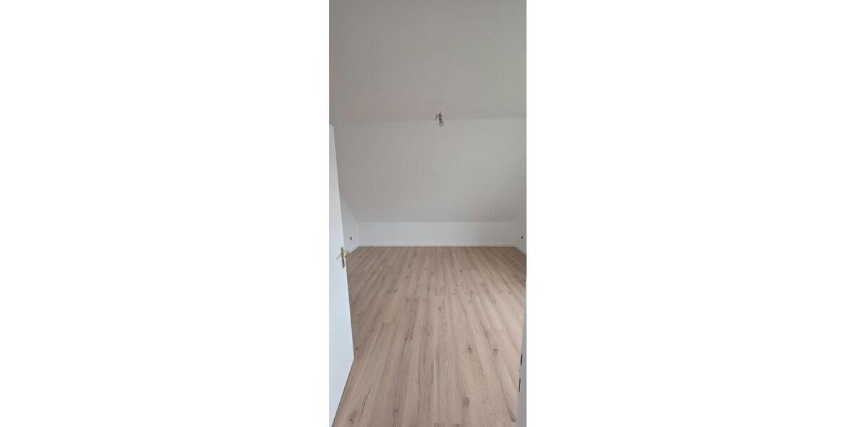 Dachgeschoßwohnung Kreuztal - 2 Zimmer, 40 m&sup2;, 390&euro; | Angebot:26638419