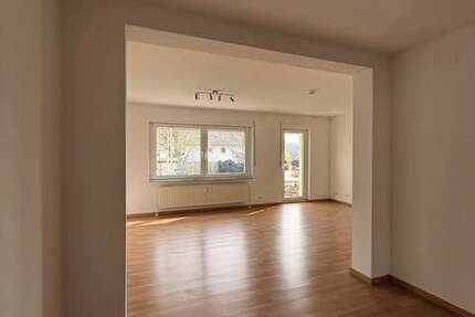 Haus Binsfeld - 4 Zimmer, 122 m&sup2;, 1.180&euro; | Angebot:25924563