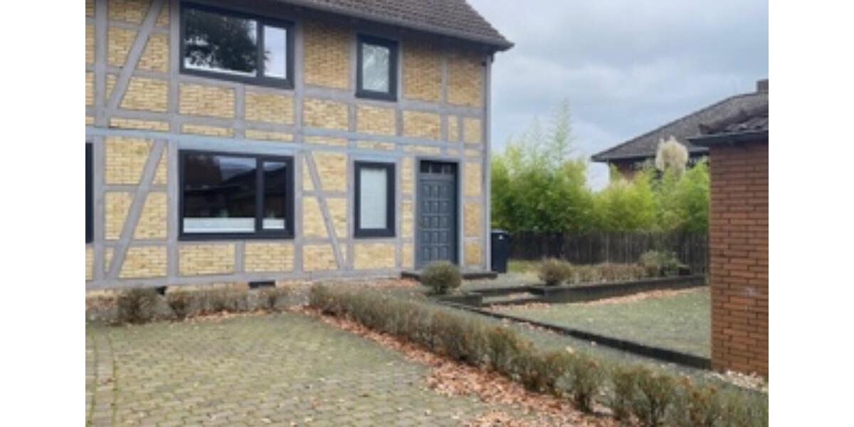 Einfamilienhaus Schwülper - 8 Zimmer, 230 m&sup2;, 2.000&euro; | Angebot:26364965