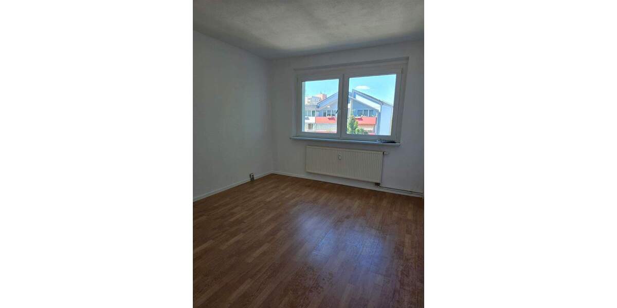 Etagenwohnung Neubrandenburg Oststadt - 4 Zimmer, 76 m&sup2;, 320&euro; | Angebot:24341953