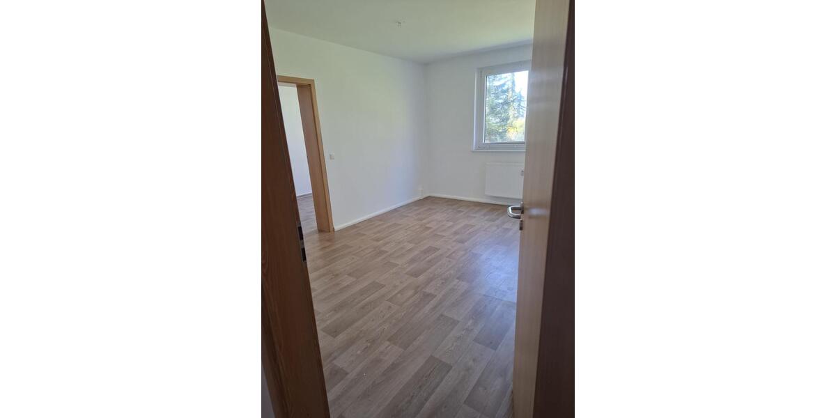 Erdgeschoßwohnung Borrentin - 6 Zimmer, 126 m&sup2;, 630&euro; | Angebot:26476021