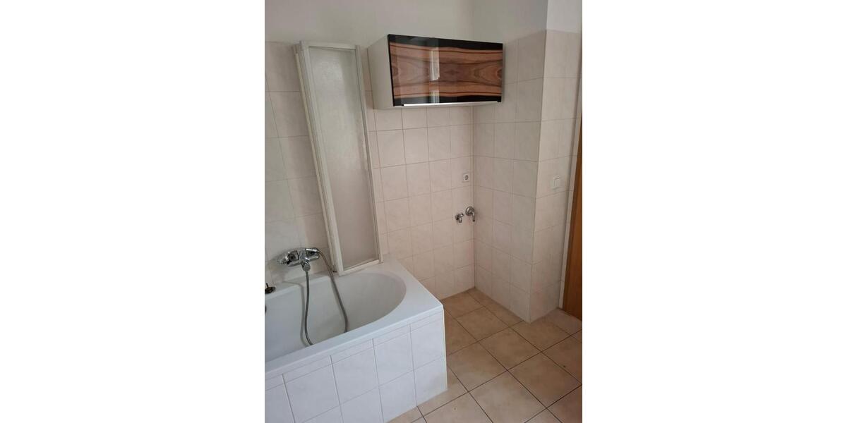 Etagenwohnung Meerane - 2 Zimmer, 55 m&sup2;, 310&euro; | Angebot:26351172