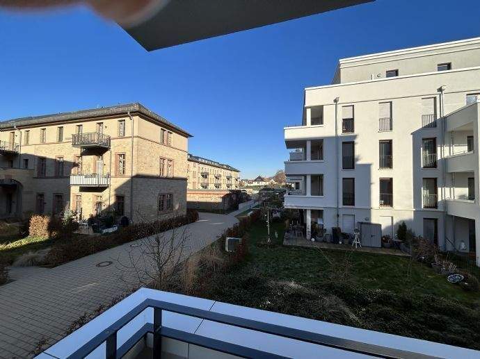 Exklusive Wohnung mit großem Balkon und 2 Tageslichtbädern 3 zimmer