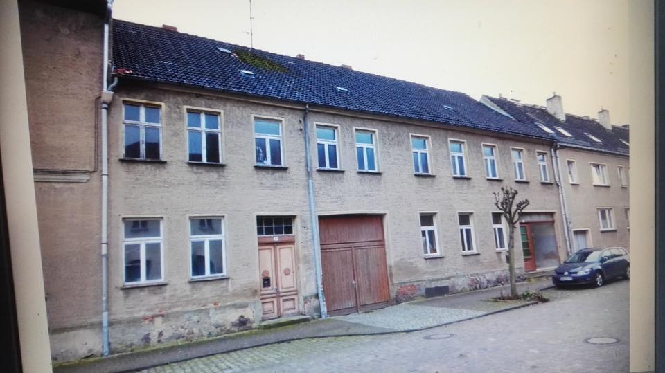 39624 KALBE Großes Haus zentral + Innenhof & Garten an Handwerker 10 zimmer