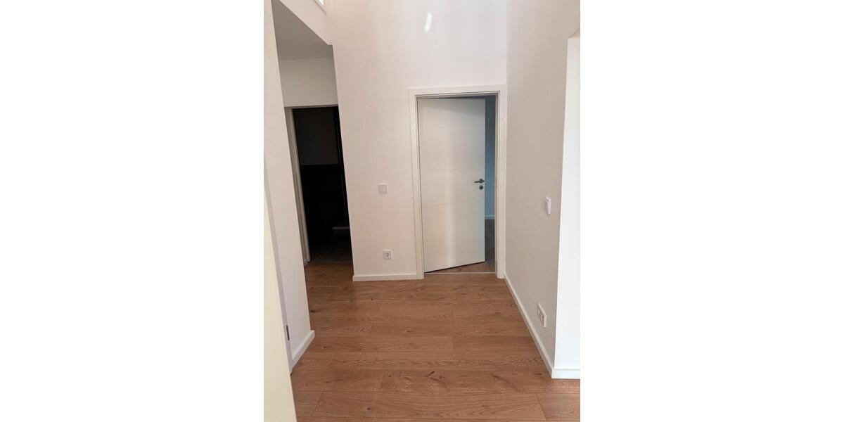 Dachgeschoßwohnung Nickenich - 4 Zimmer, 112 m&sup2;, 1.160&euro; | Angebot:25056591