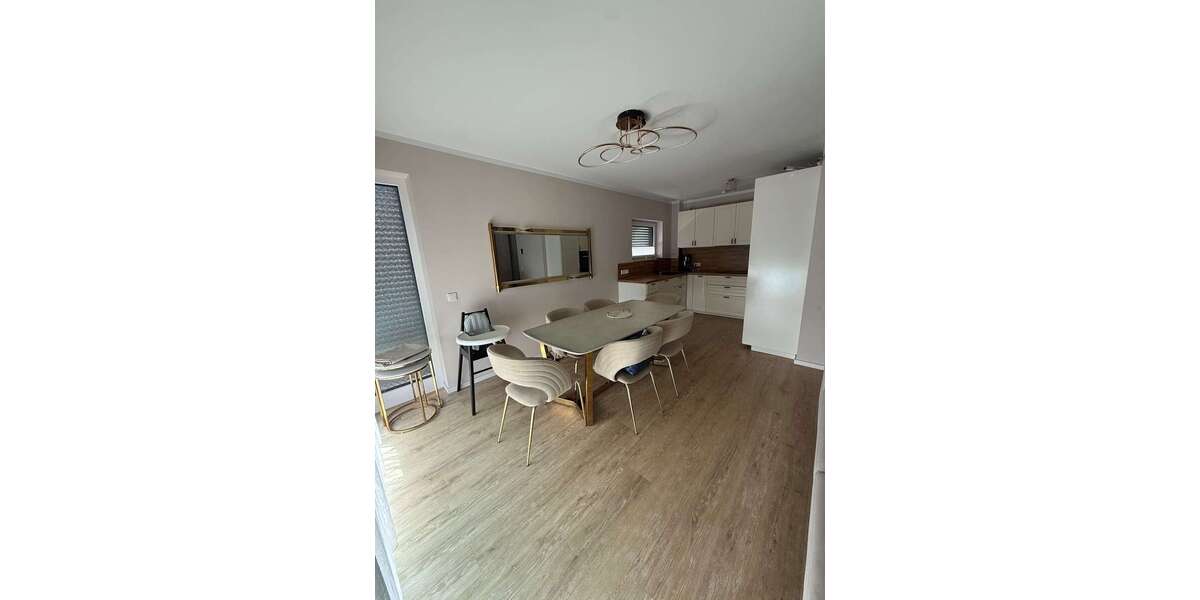 Etagenwohnung Köln Esch - 3 Zimmer, 91 m&sup2;, 1.361&euro; | Angebot:27053533