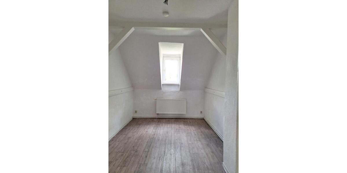 Dachgeschoßwohnung Allstedt - 4 Zimmer, 600&euro; | Angebot:21659156